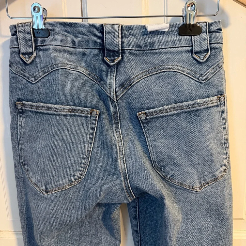 Good American Good Legs Straight Jeans with Western Details 4 27 Light Wash